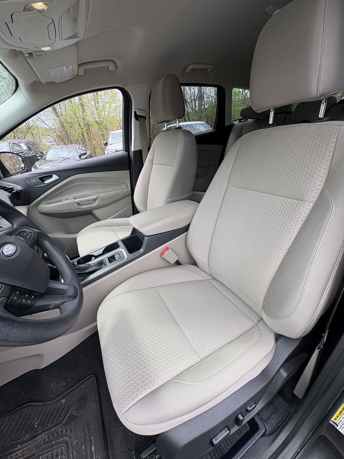 Used 2017 Ford Escape SE AWD/4WD image 16