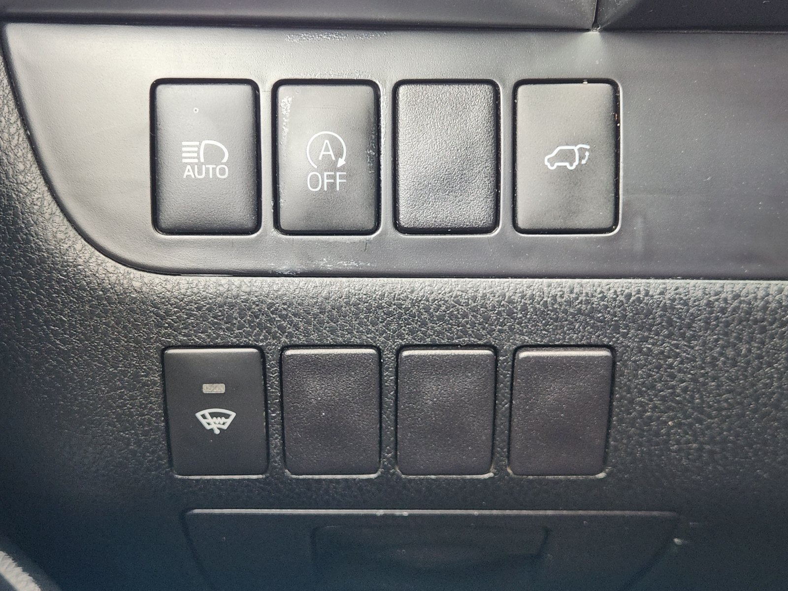 Used 2019 Toyota Highlander XLE AWD/4WD image 25