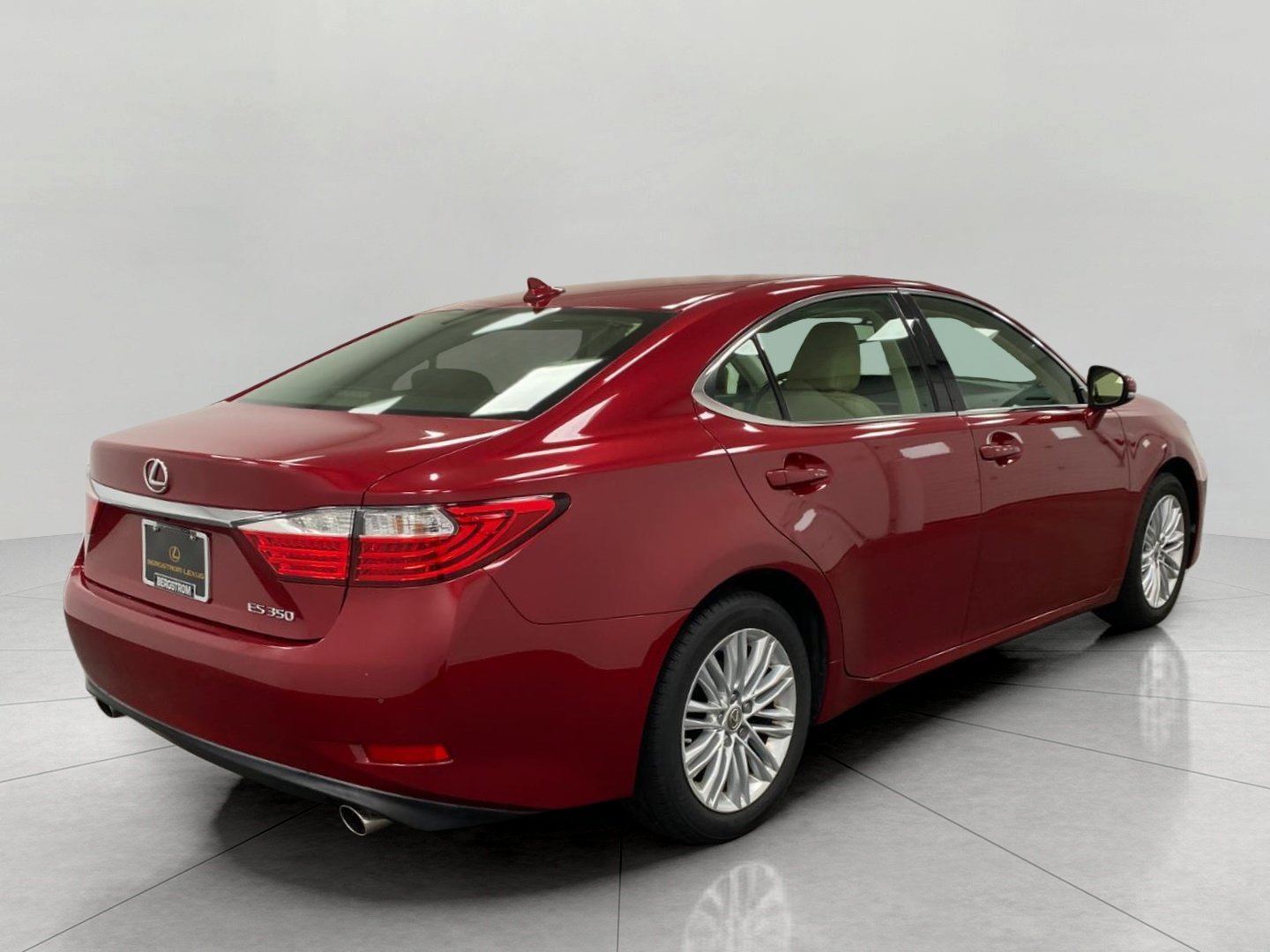 Used 2014 Lexus ES 350 w/ Luxury Package FWD image 4