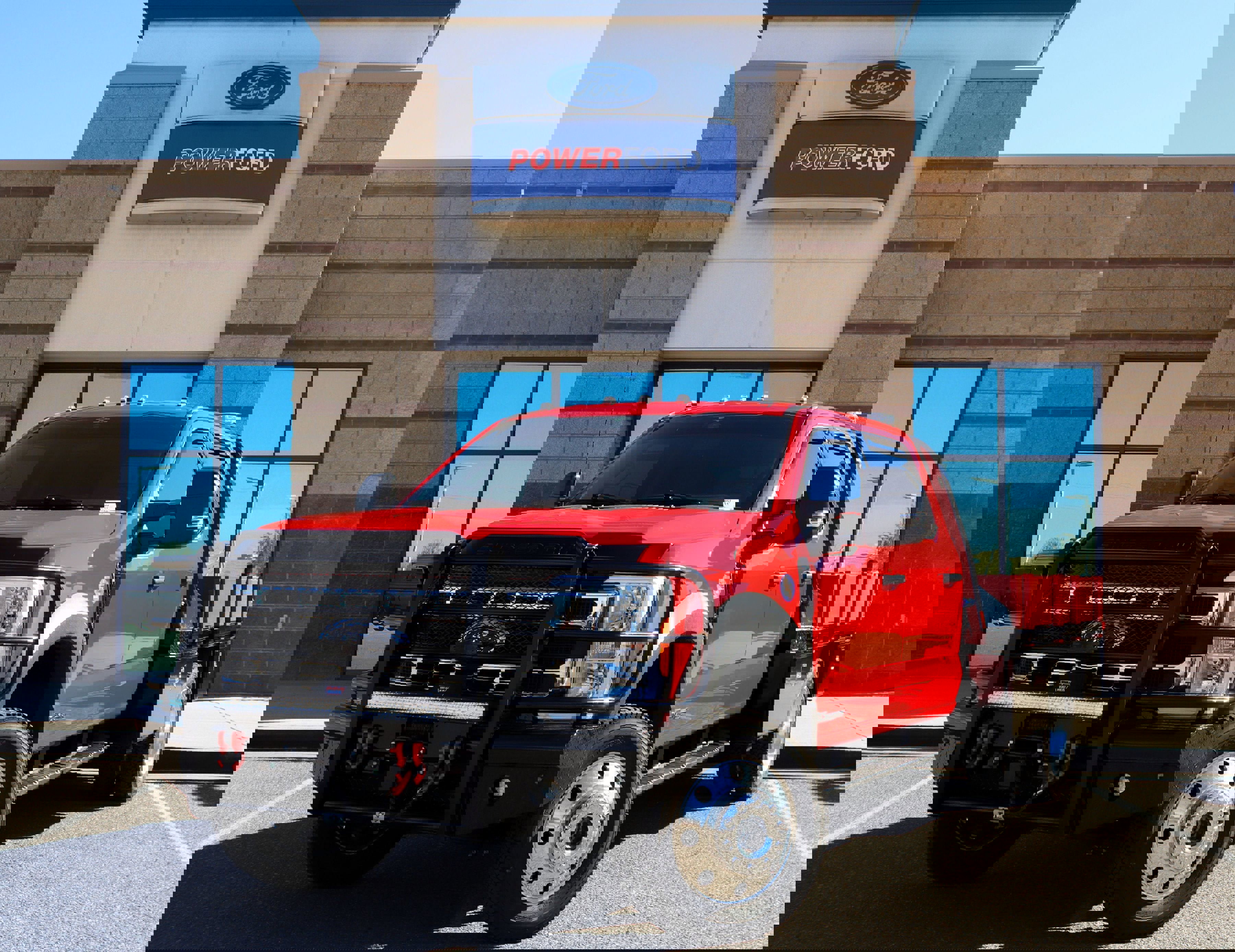 Used 2023 Ford F550 4x4 Crew Cab Super Duty image 2