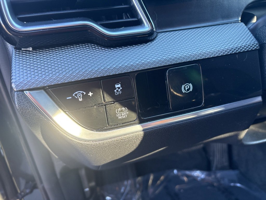 Used 2023 Kia Sportage LX image 21