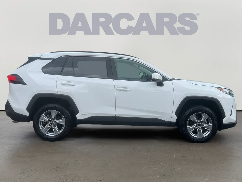 Used 2025 Toyota RAV4 XLE AWD/4WD image 8