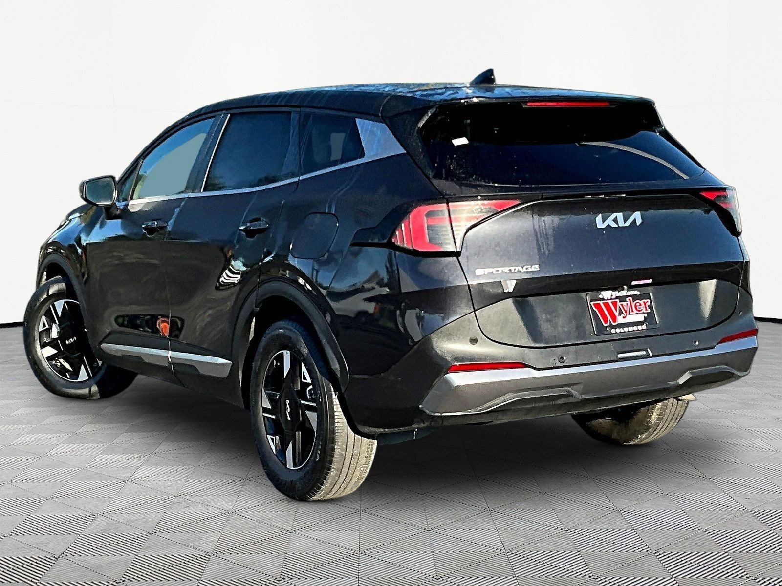 Used 2026 Kia Sportage LX FWD image 4