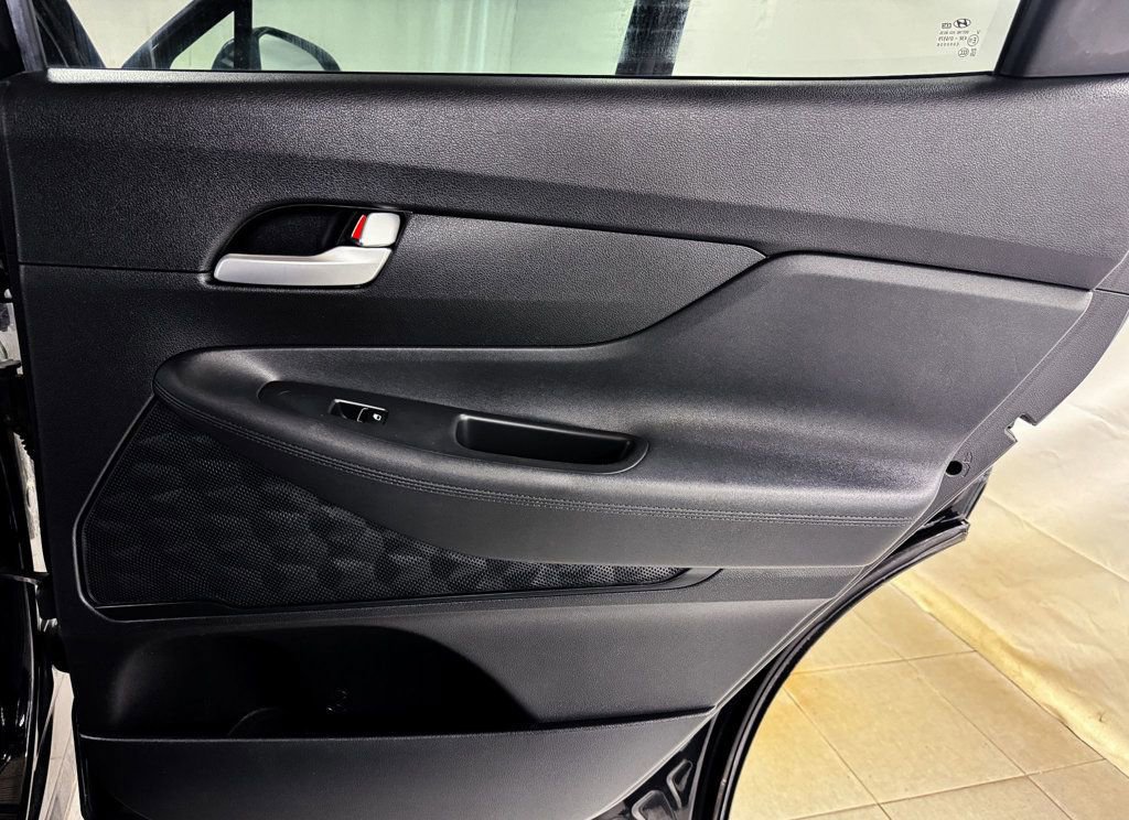 Used 2021 Hyundai Santa Fe SE FWD image 16