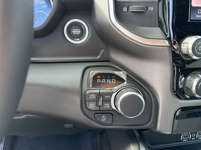 New 2026 RAM 1500 4x4 Crew Cab image 25