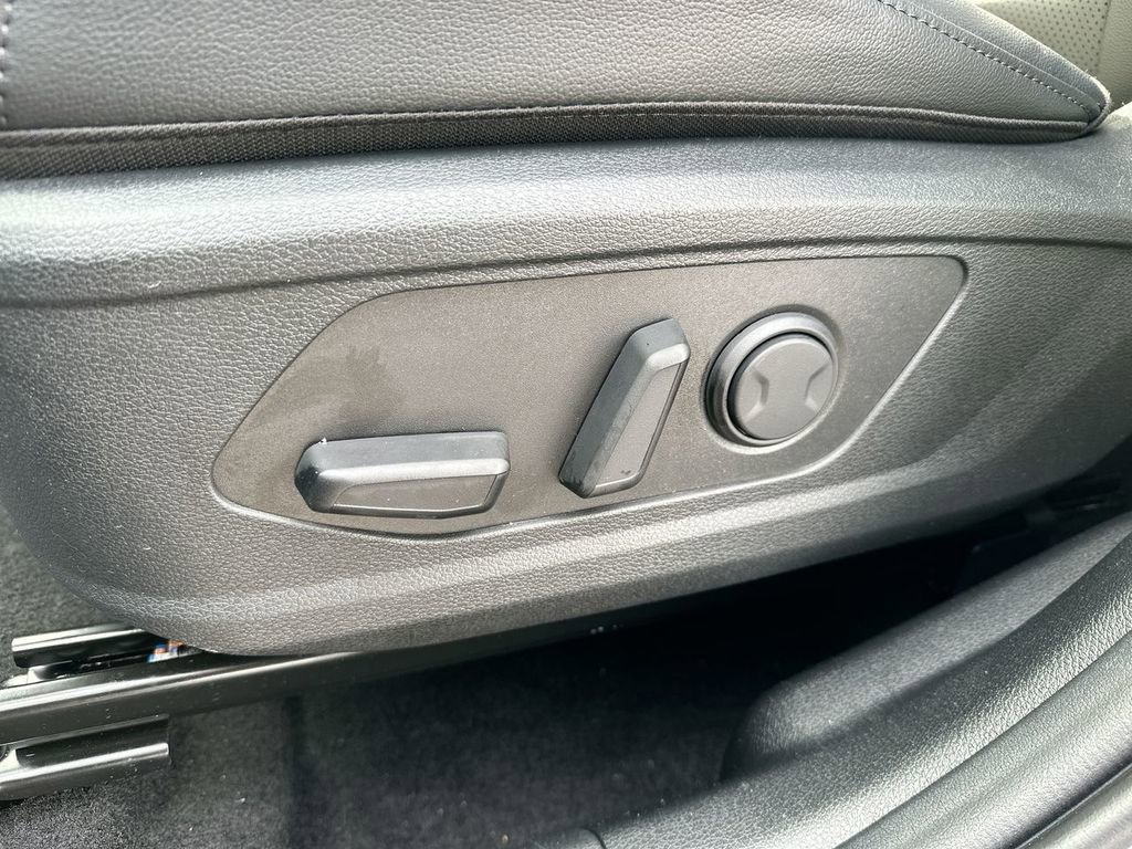 Used 2025 Kia Sportage EX image 30