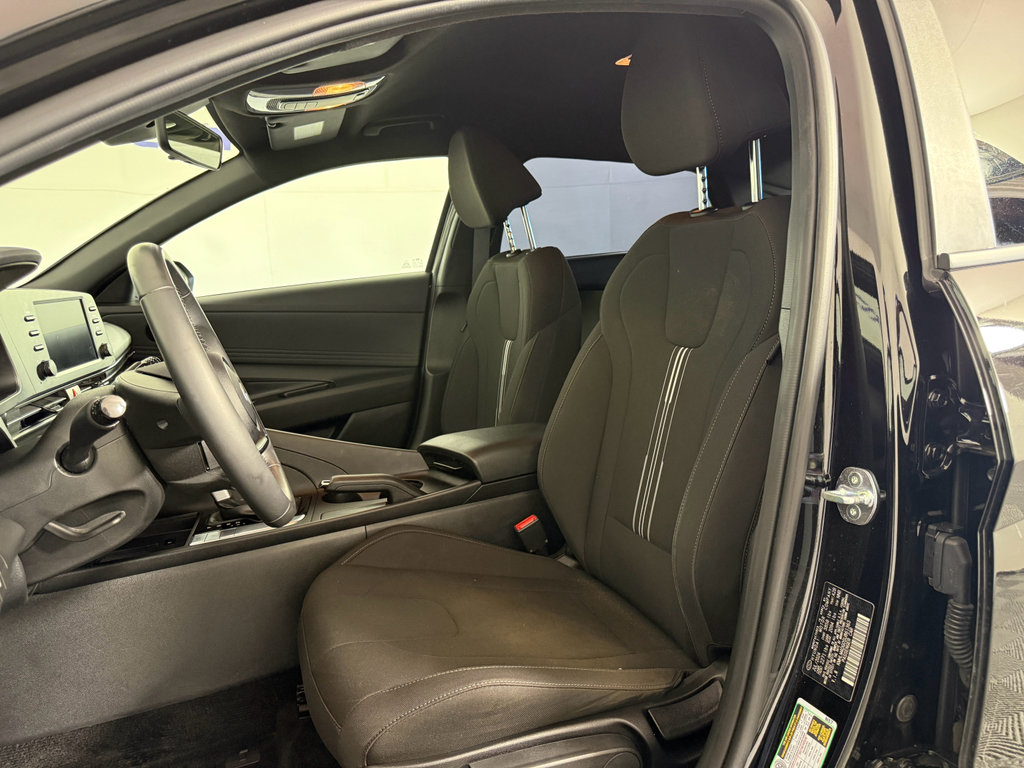 Used 2025 Hyundai Elantra Sport image 15