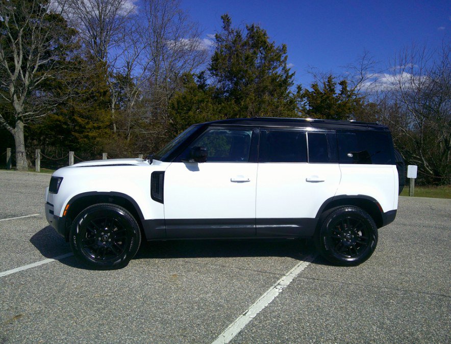 Used 2023 Land Rover Defender 110 S image 6