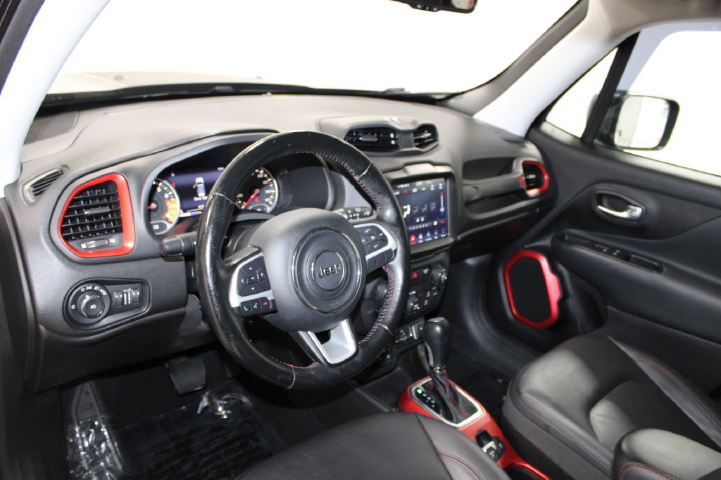 Used 2018 Jeep Renegade Trailhawk AWD/4WD image 22