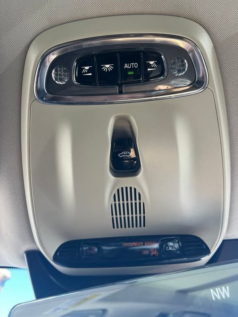Used 2016 Volvo XC90 T6 Momentum w/ Momentum Plus Package AWD/4WD image 19