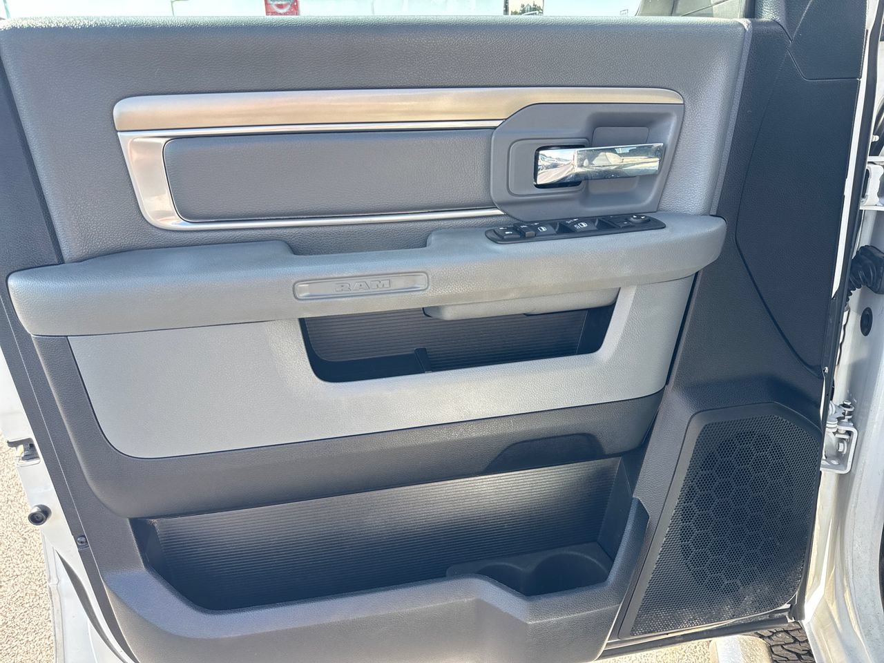 Used 2016 RAM 2500 SLT AWD/4WD image 15