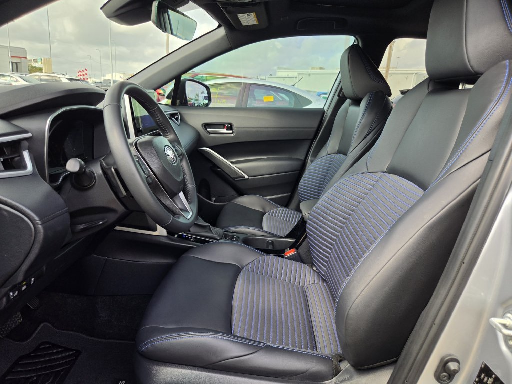 Used 2024 Toyota Corolla Cross AWD Hybrid w/ Convenience Package image 27