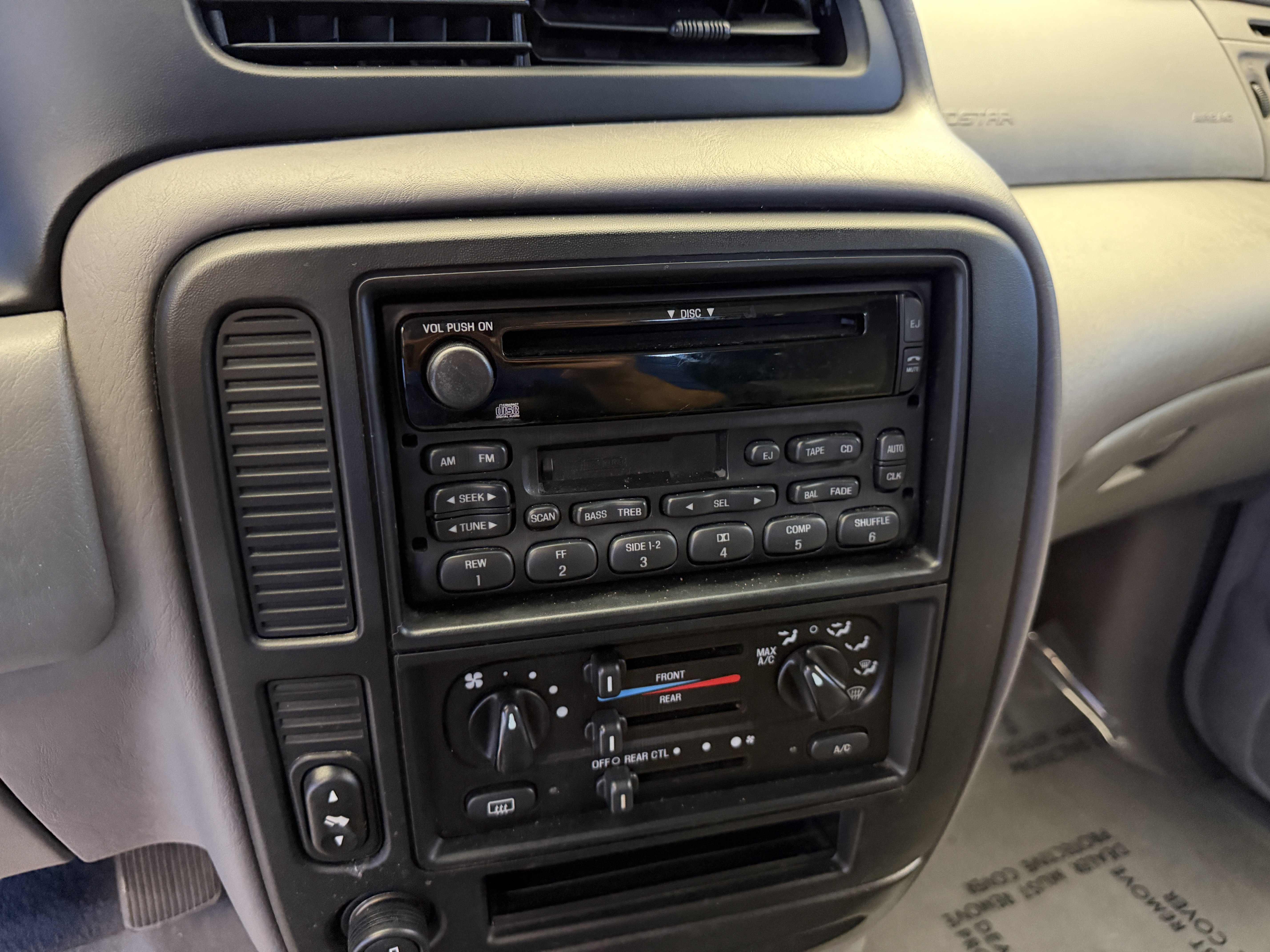 Used 2003 Ford Windstar LX FWD image 16