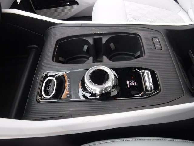 New 2026 Jeep Cherokee Overland image 18