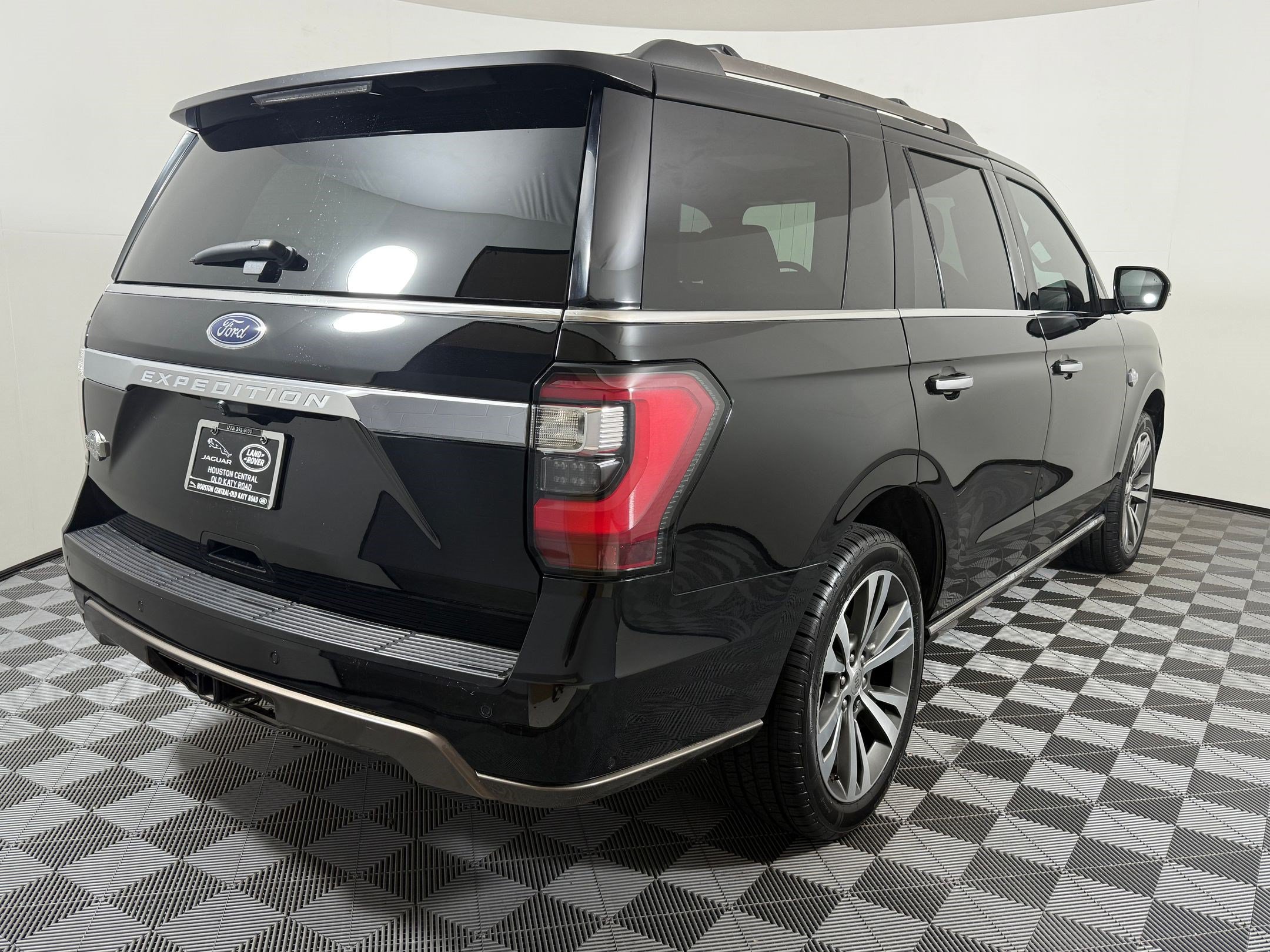 Used 2020 Ford Expedition King Ranch w/ Cargo Package AWD/4WD image 9