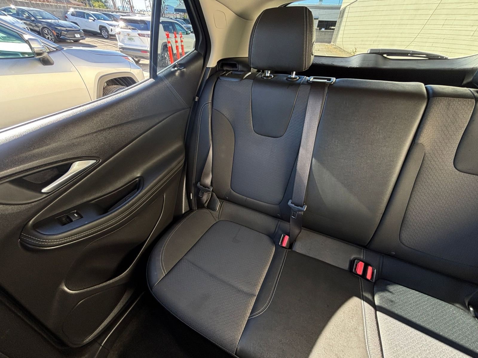 Used 2025 Buick Encore GX Preferred image 39