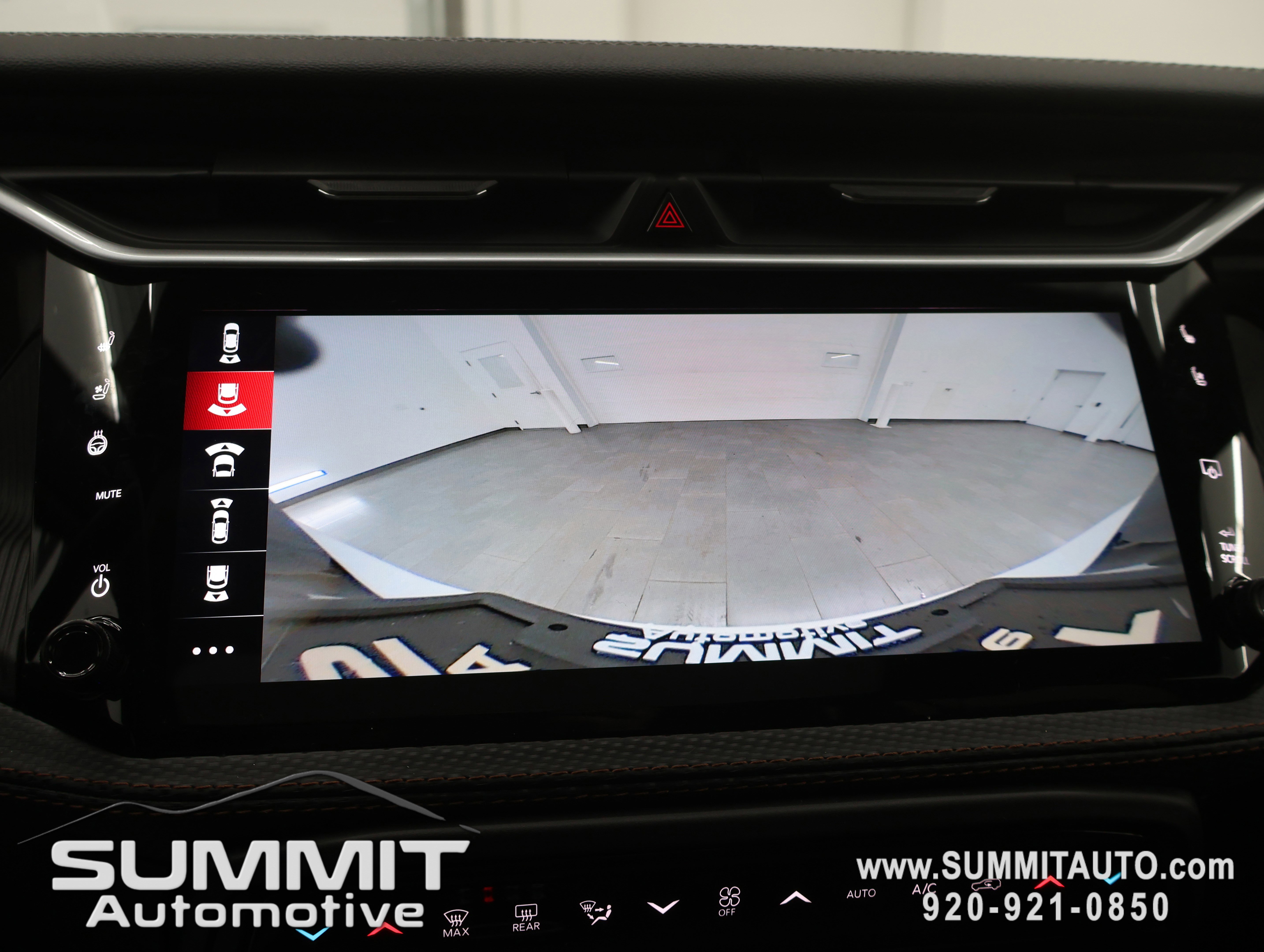 New 2026 Jeep Cherokee Overland image 18