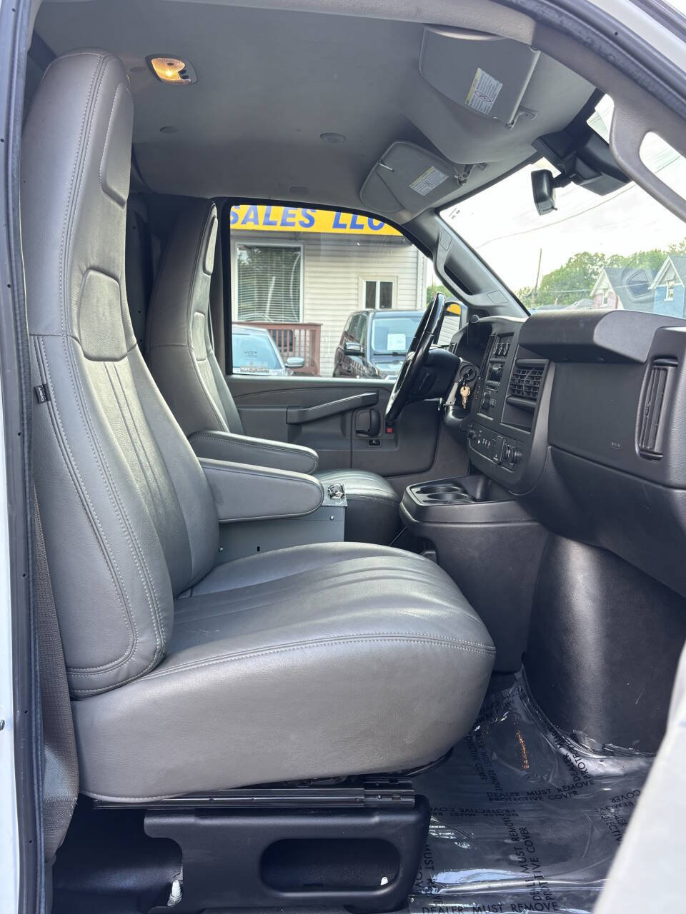 Used 2020 Chevrolet Express 3500 Extended w/ Driver Convenience Package RWD image 19
