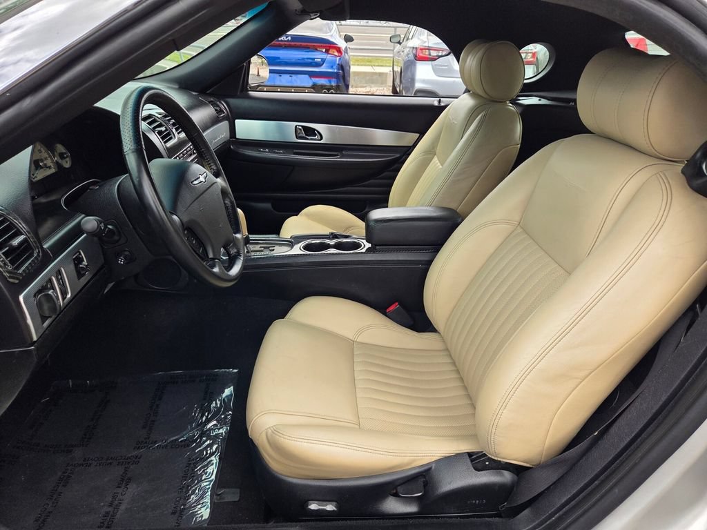 Used 2004 Ford Thunderbird RWD image 4