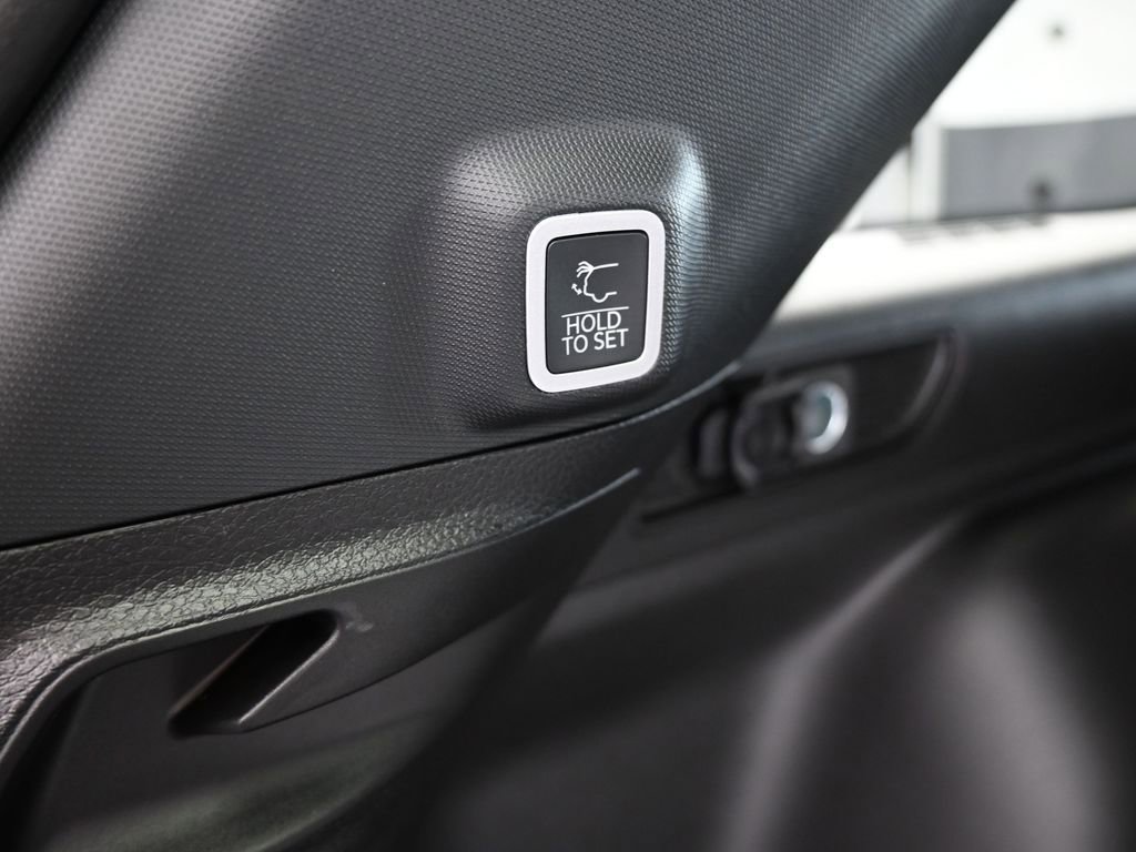 New 2025 Jeep Grand Cherokee Altitude image 34