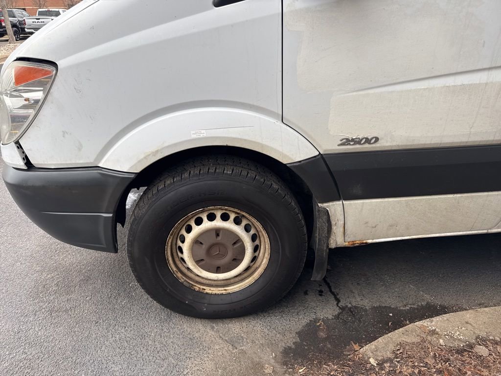 Used 2011 Mercedes-Benz Sprinter 2500 image 10