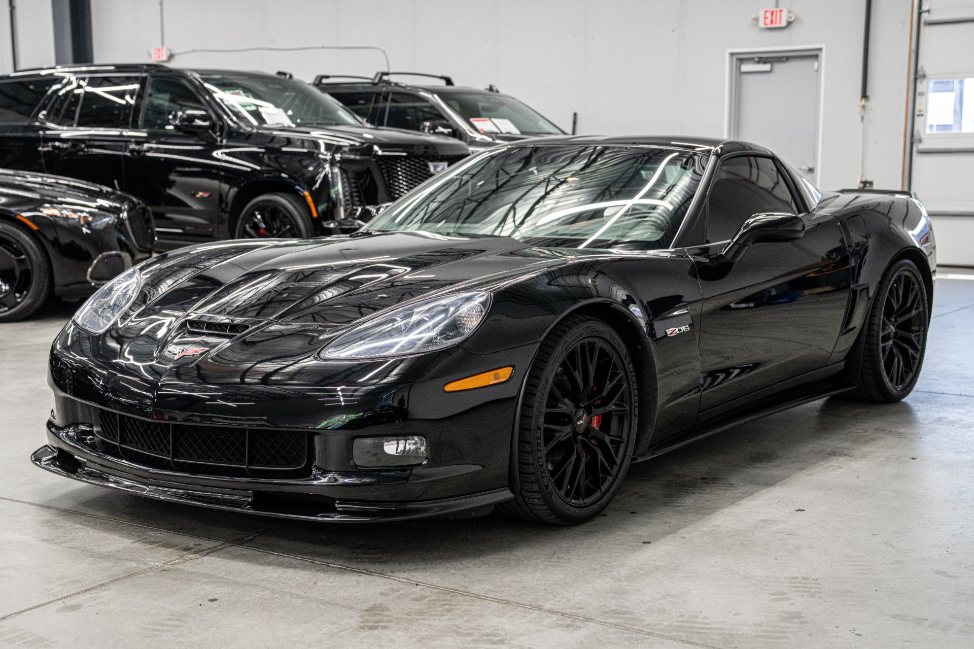 Used 2013 Chevrolet Corvette Z06 w/ 3LZ Preferred Equipment Group RWD image 5