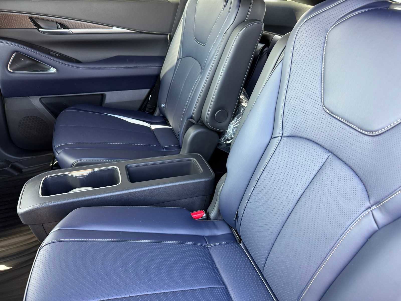 New 2026 INFINITI QX60 Luxe w/ Dark Cargo Package image 25