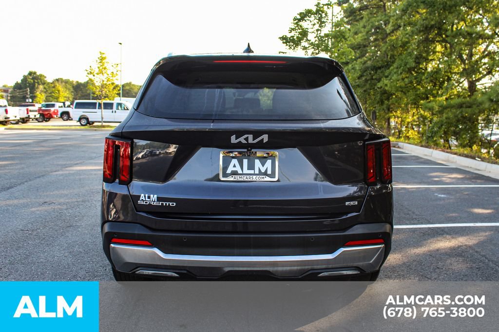 Used 2025 Kia Sorento S AWD/4WD image 10