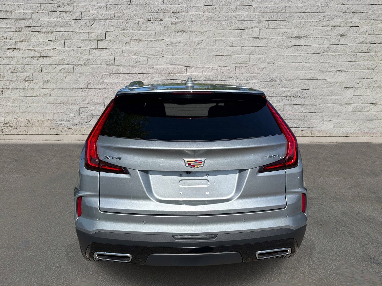 Used 2025 Cadillac XT4 Premium Luxury FWD image 6
