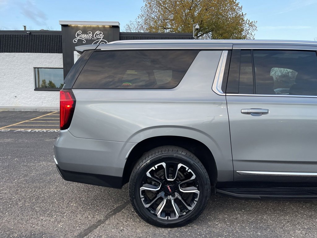 Used 2023 GMC Yukon XL SLT image 4