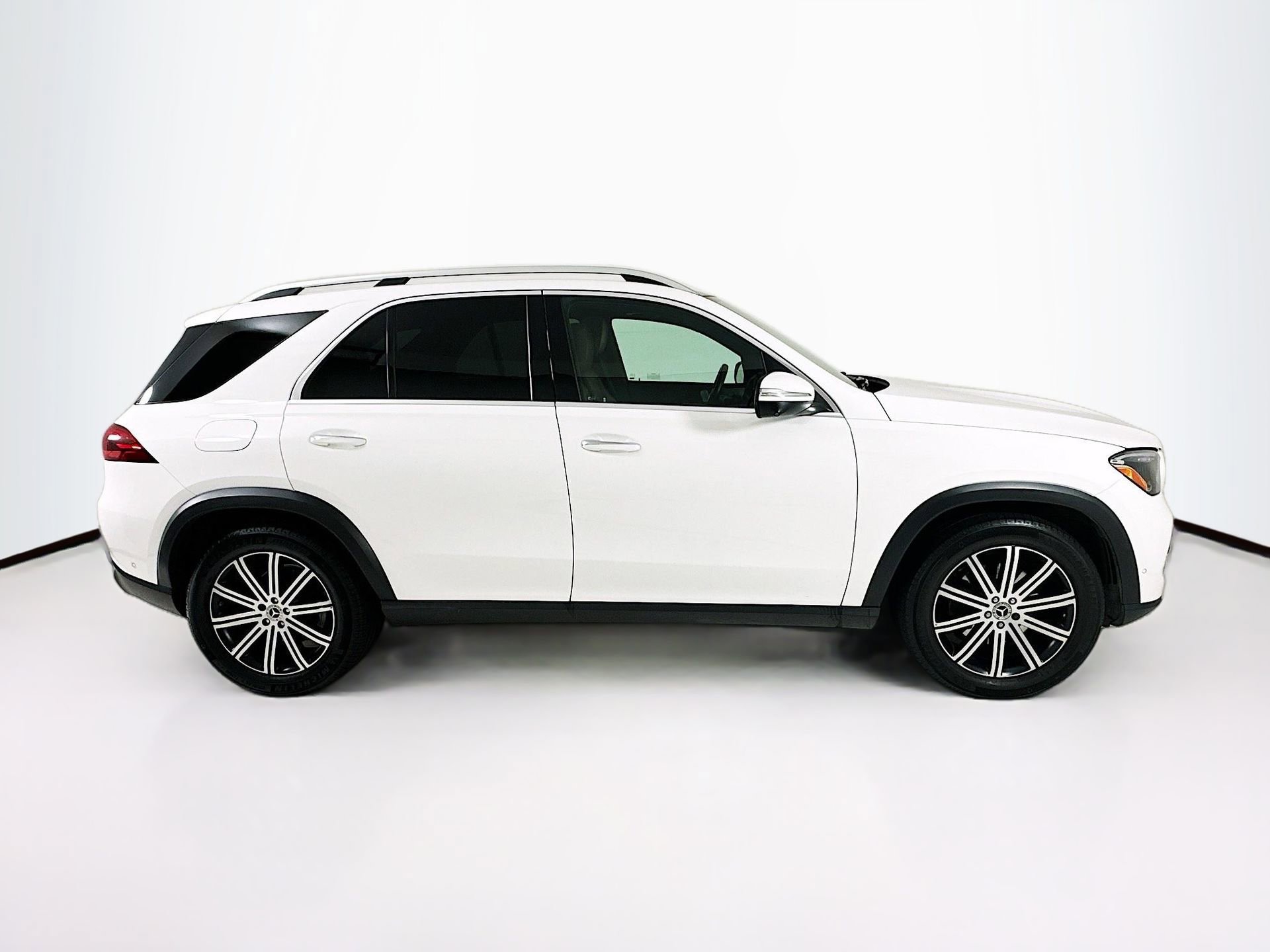 Used 2024 Mercedes-Benz GLE 350 4MATIC image 9