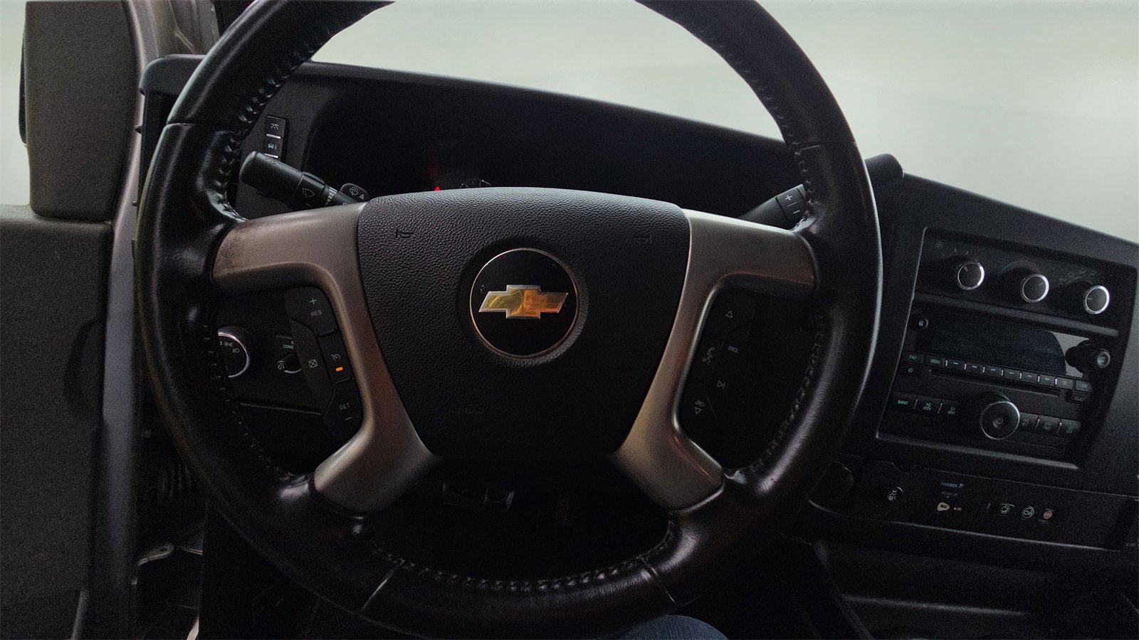 Used 2017 Chevrolet Express 3500 LT w/ LT Preferred Equipment Group image 11