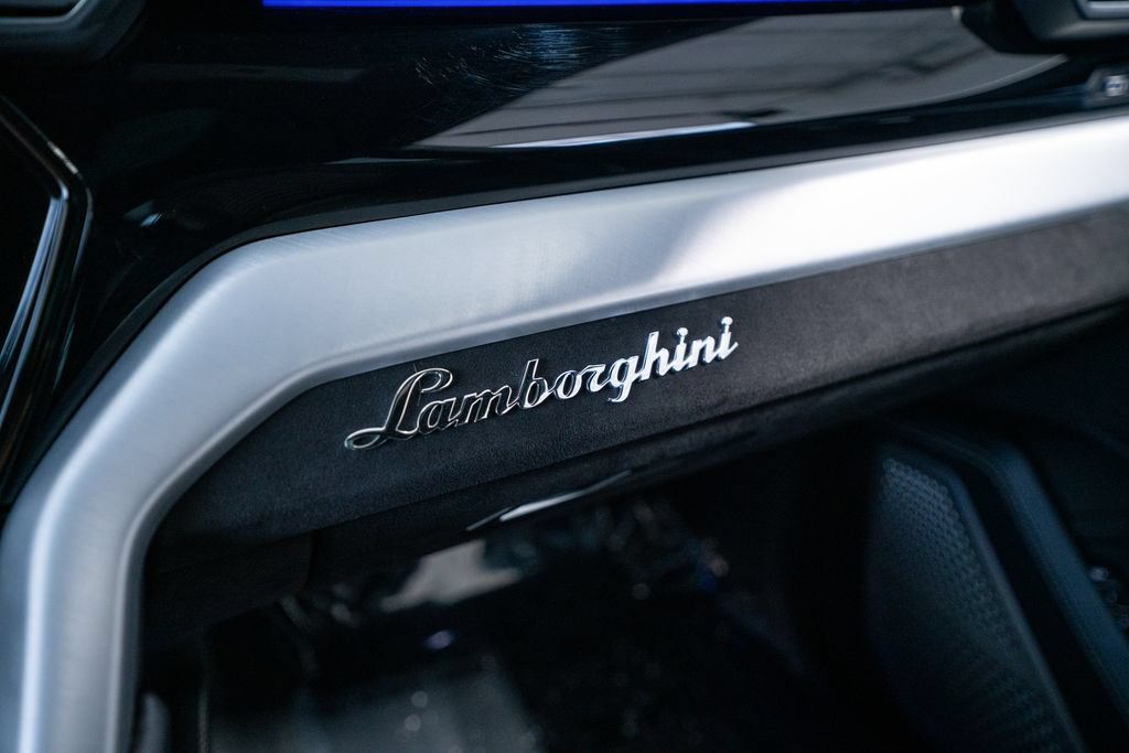 Used 2021 Lamborghini Urus AWD/4WD image 51
