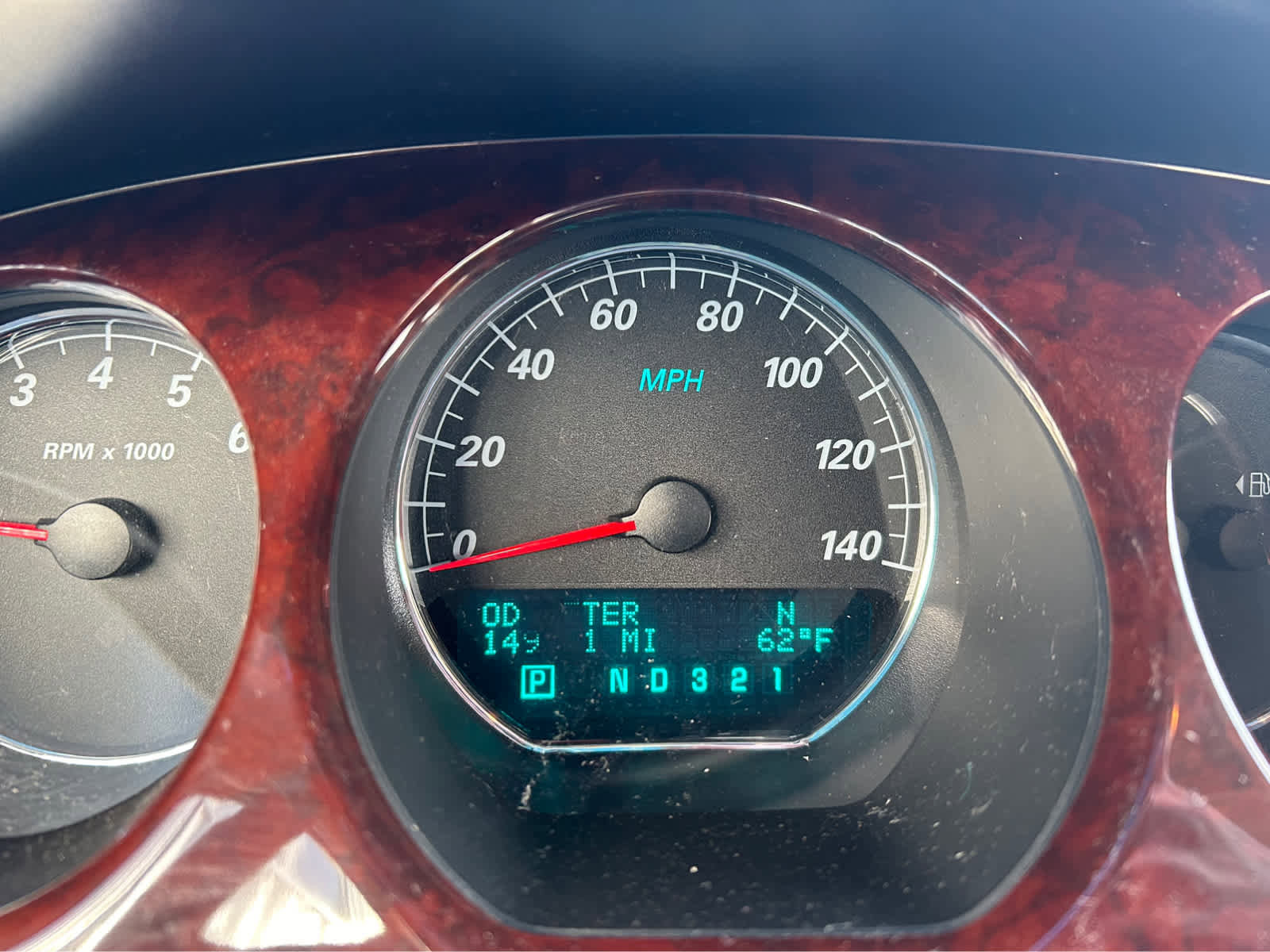 Used 2008 Buick Lucerne CXL w/ Driver Confidence Package image 4