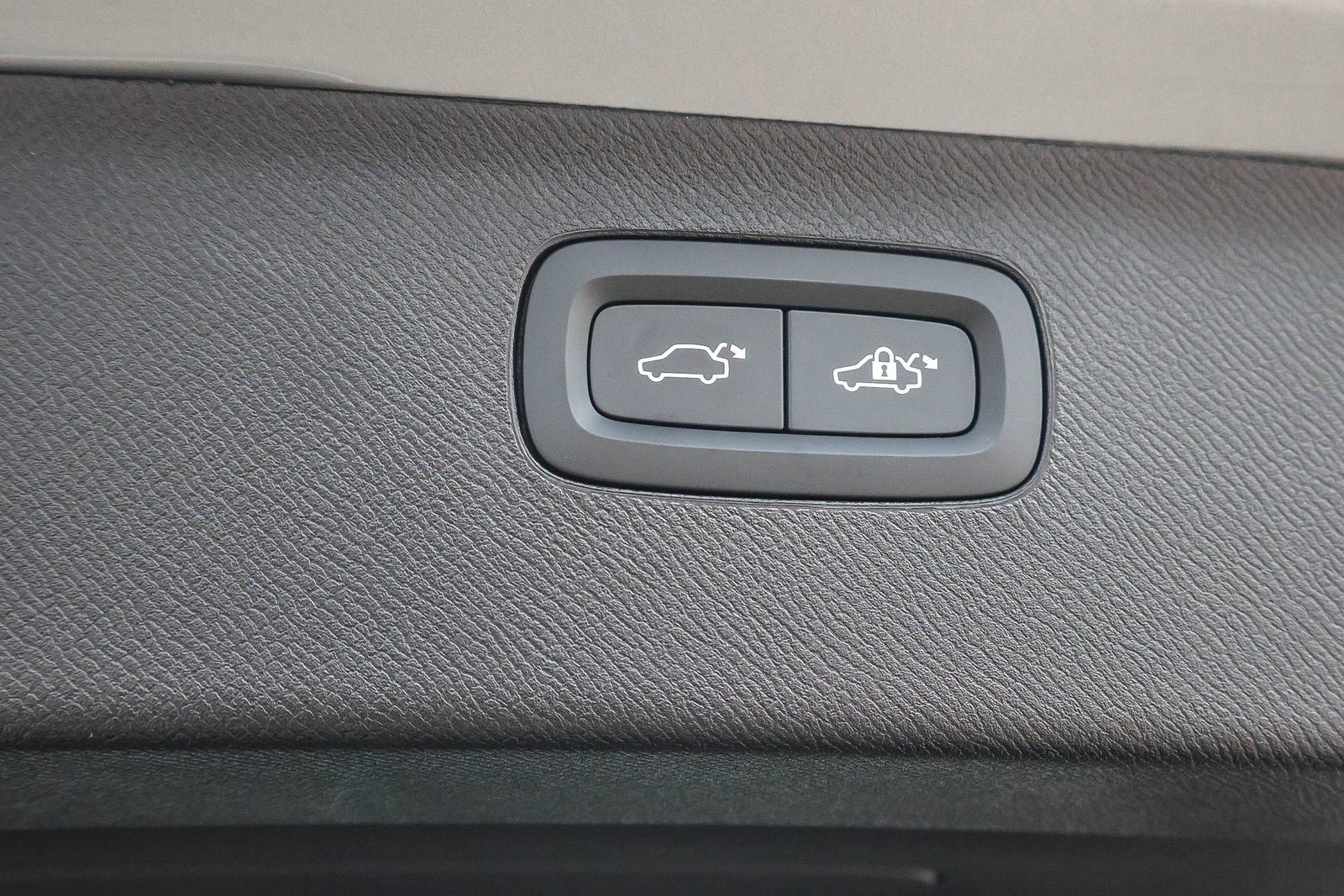 New 2026 Volvo XC90 T8 Ultra w/ Protection Package Premier image 28