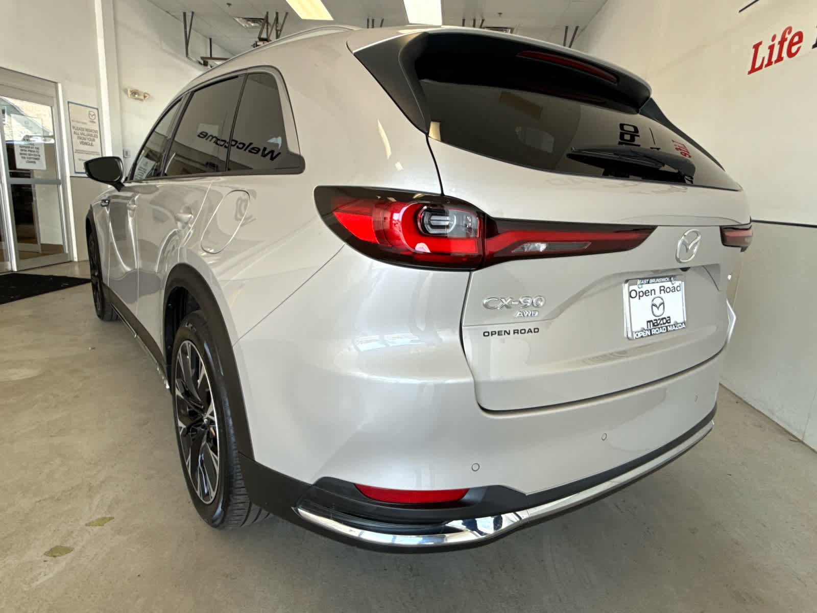 Certified 2026 MAZDA CX-90 Plug-In Hybrid w/ Premium Plus AWD/4WD image 5