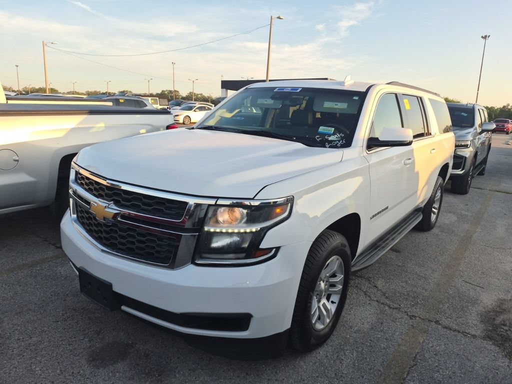 Used 2018 Chevrolet Suburban LT RWD image 3