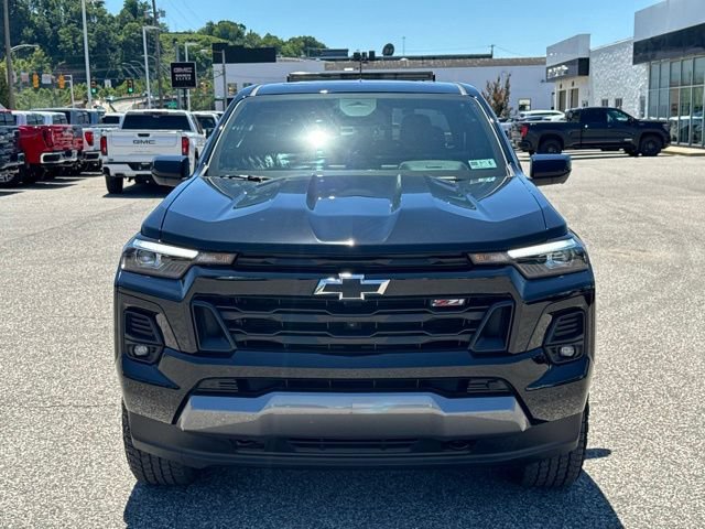 Certified 2025 Chevrolet Colorado Z71 w/ Midnight Edition AWD/4WD image 9