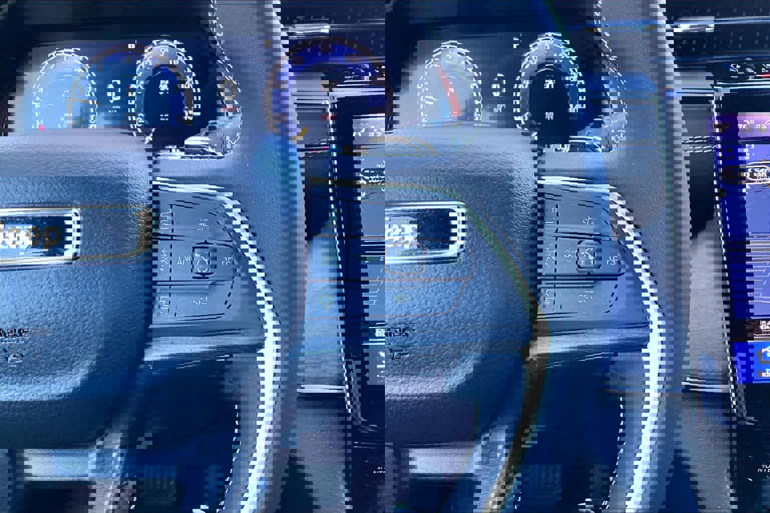 Used 2024 Jeep Grand Cherokee L Limited w/ Black Appearance Package image 24