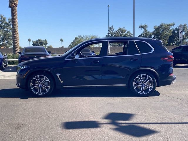 Used 2026 BMW X5 xDrive50e w/ Premium Package image 9