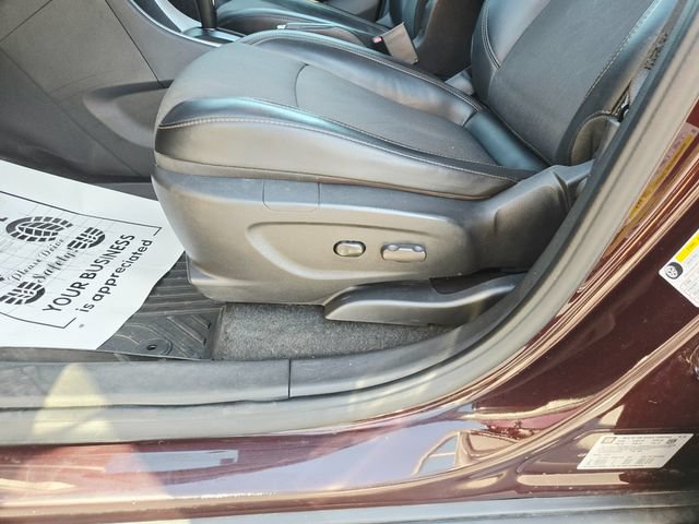 Used 2021 Chevrolet Trax LT w/ LT Convenience Package FWD image 31
