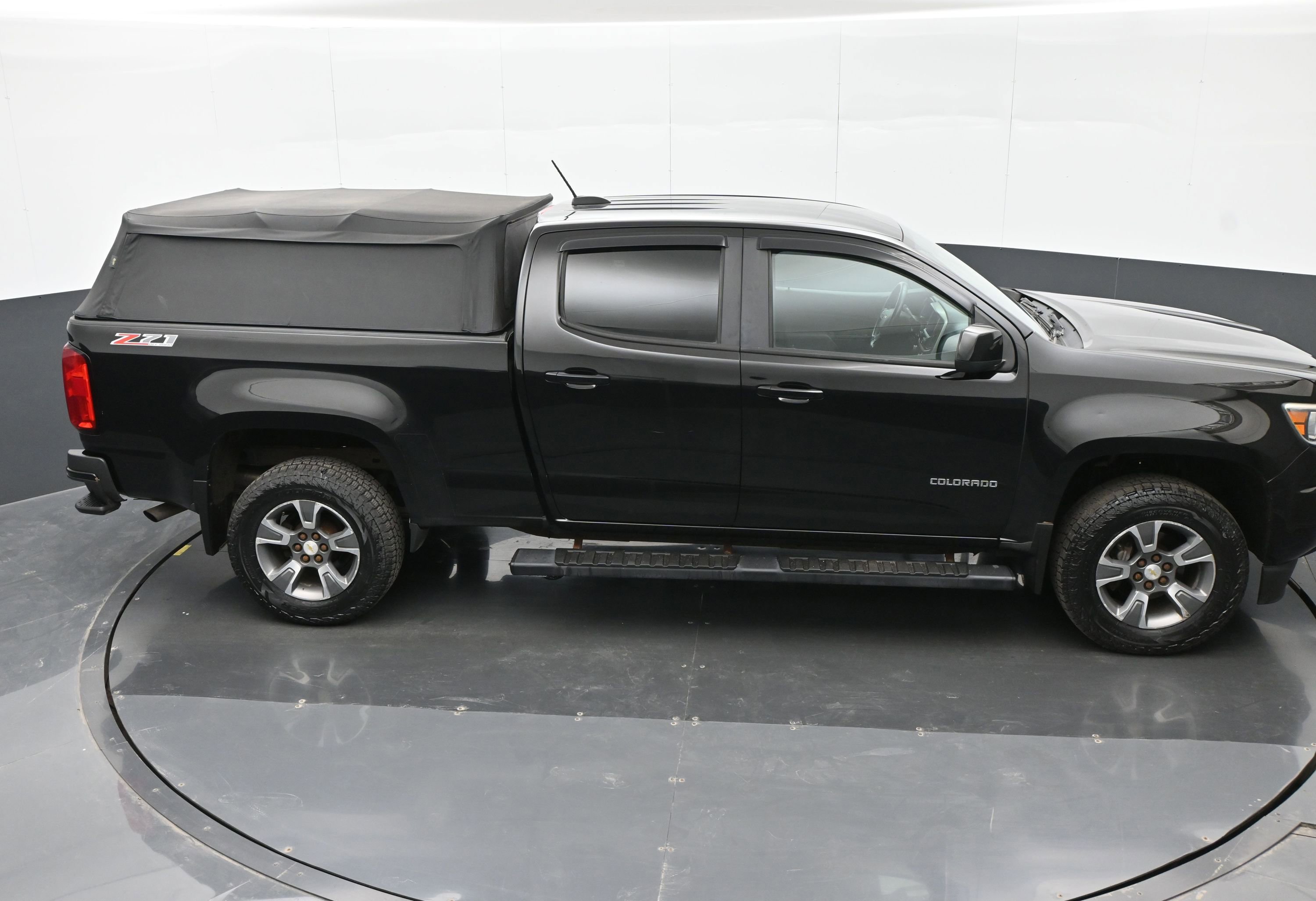 Used 2015 Chevrolet Colorado Z71 AWD/4WD image 35