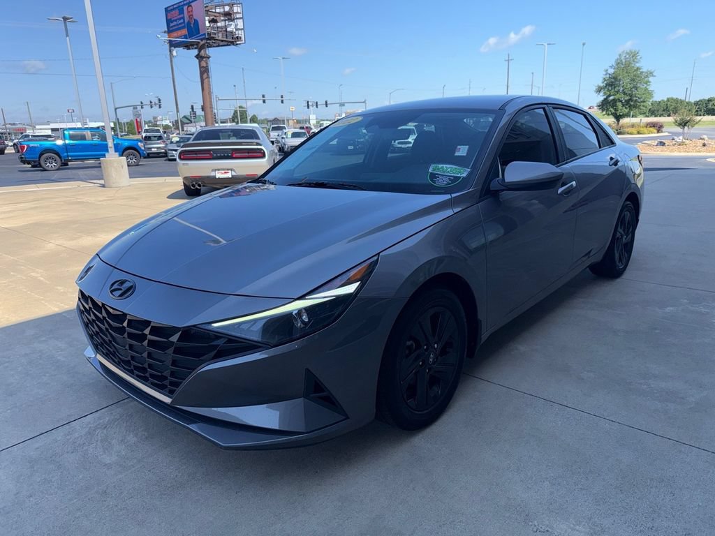 Used 2022 Hyundai Elantra SEL FWD image 5