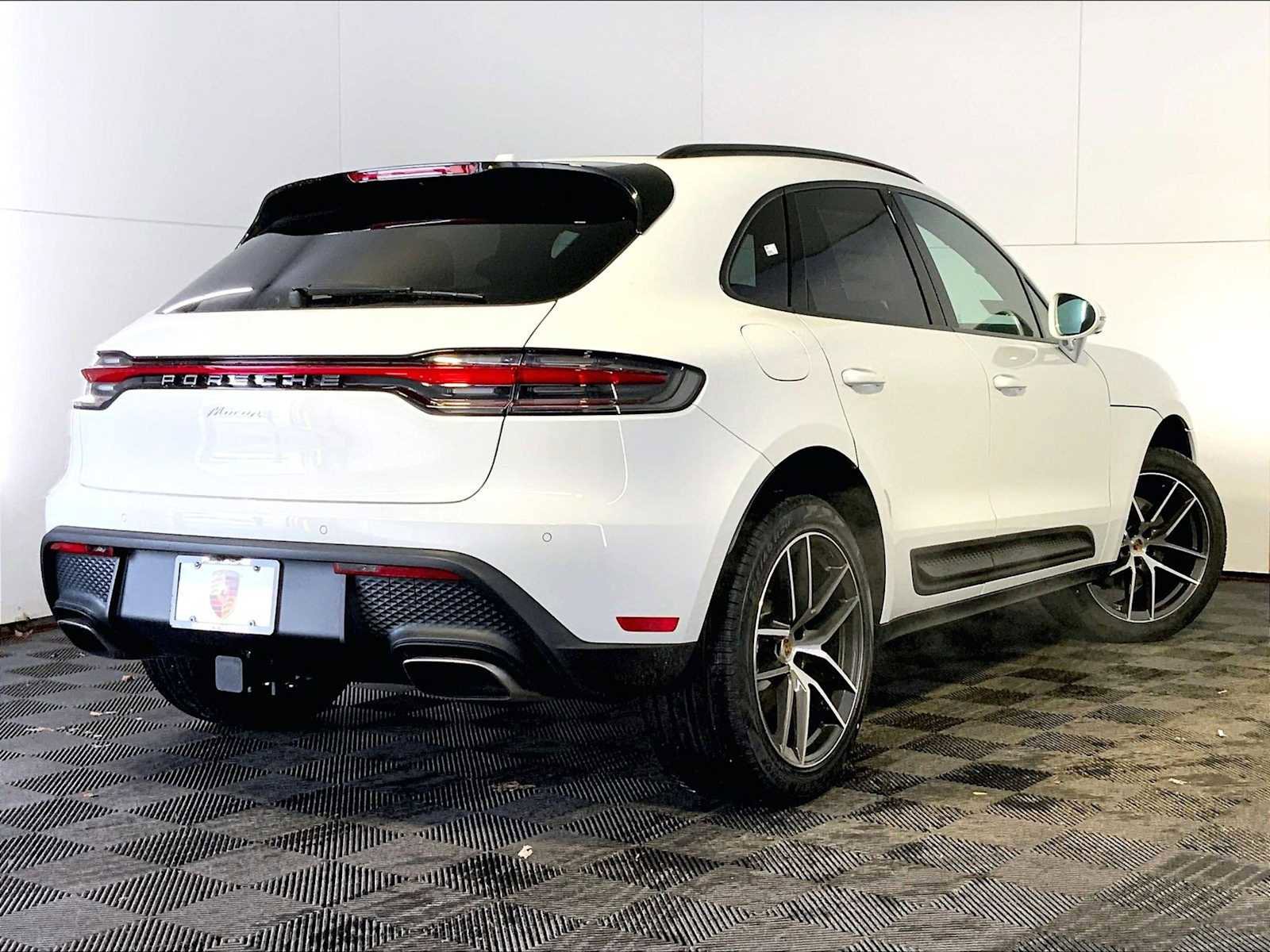 New 2026 Porsche Macan AWD/4WD image 7