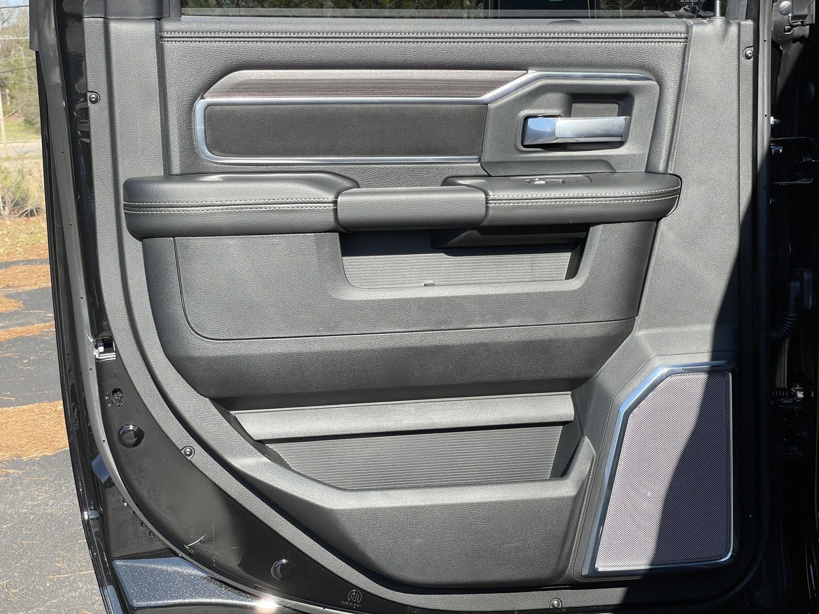 New 2026 RAM 3500 Laramie AWD/4WD image 46