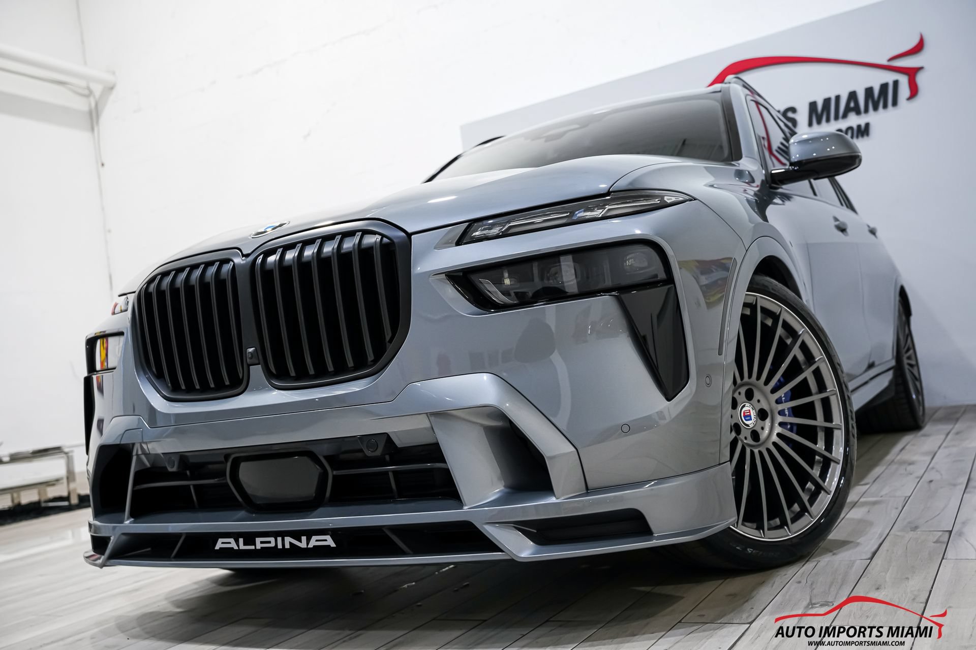 Used 2024 BMW ALPINA XB7 AWD/4WD image 2