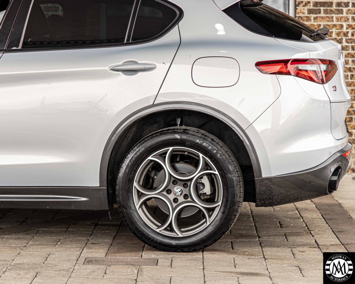 Used 2022 Alfa Romeo Stelvio Ti AWD/4WD image 25