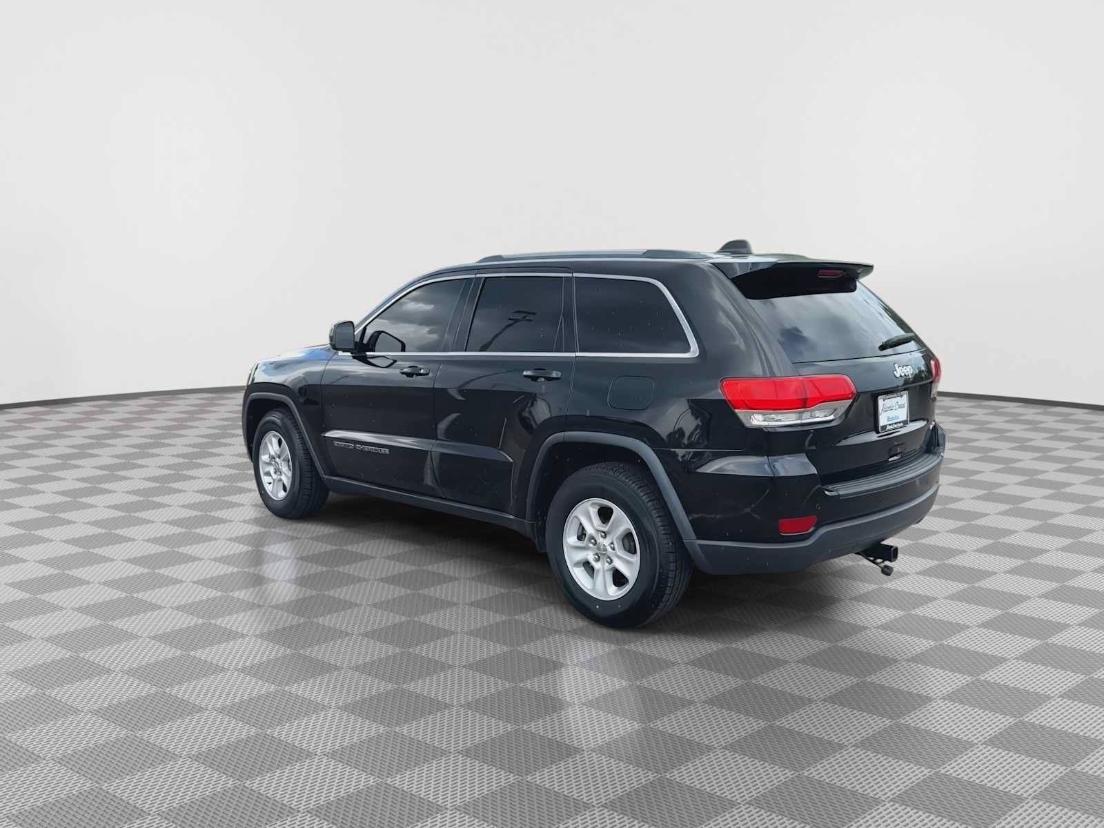 Used 2017 Jeep Grand Cherokee Laredo w/ Quick Order Package 2BE RWD image 6