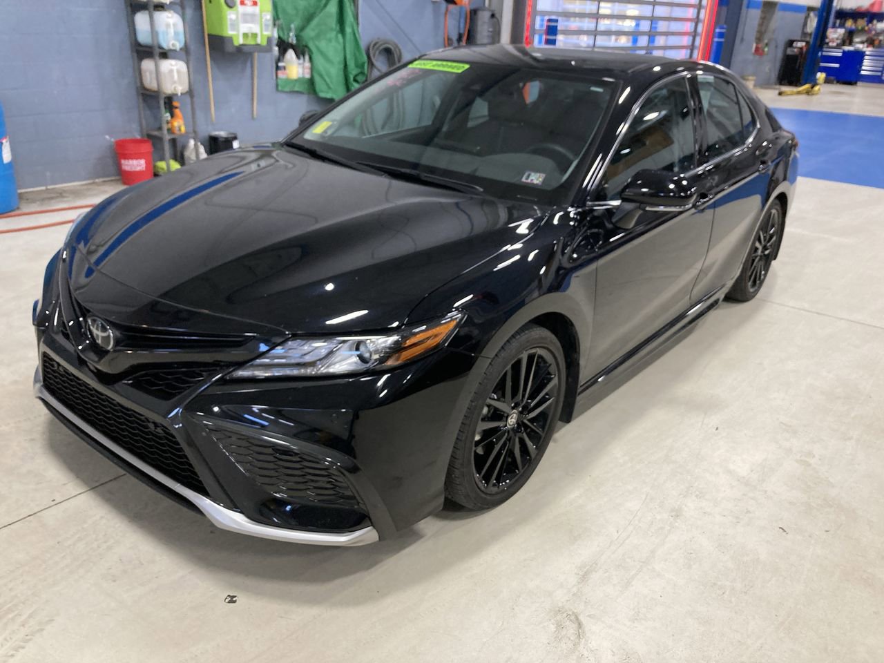 Used 2023 Toyota Camry XSE w/ Navigation Package FWD video 3
