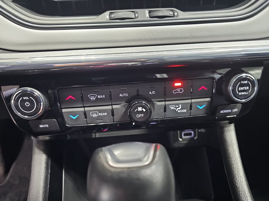 Used 2022 Jeep Compass Limited w/ Sun and Sound Group AWD/4WD image 20